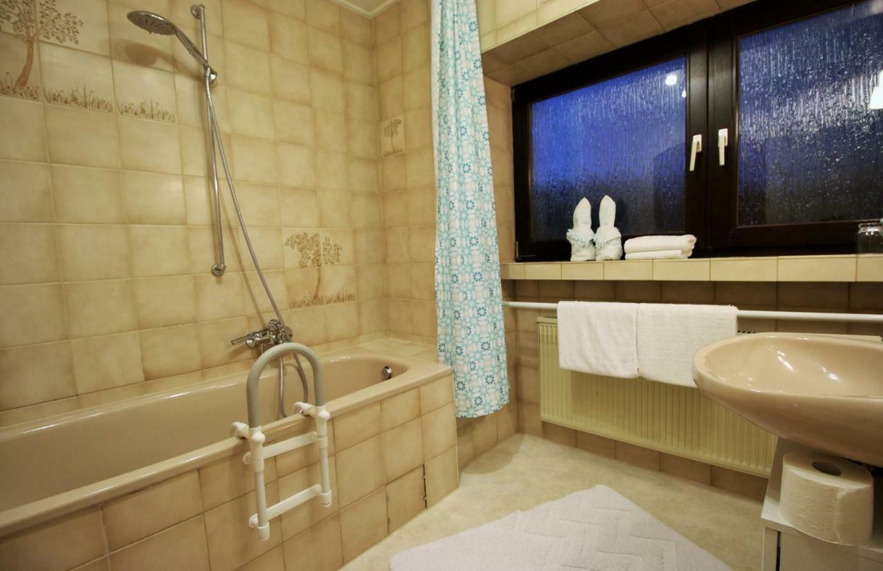 Gaestehaus Koen - Fewo Farfalle Zeltingen-Rachtig Bagian luar foto